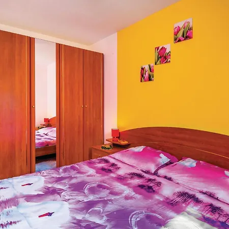 2 Bedroom Gorgeous In *