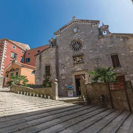 Opatijska Croatia غاباس